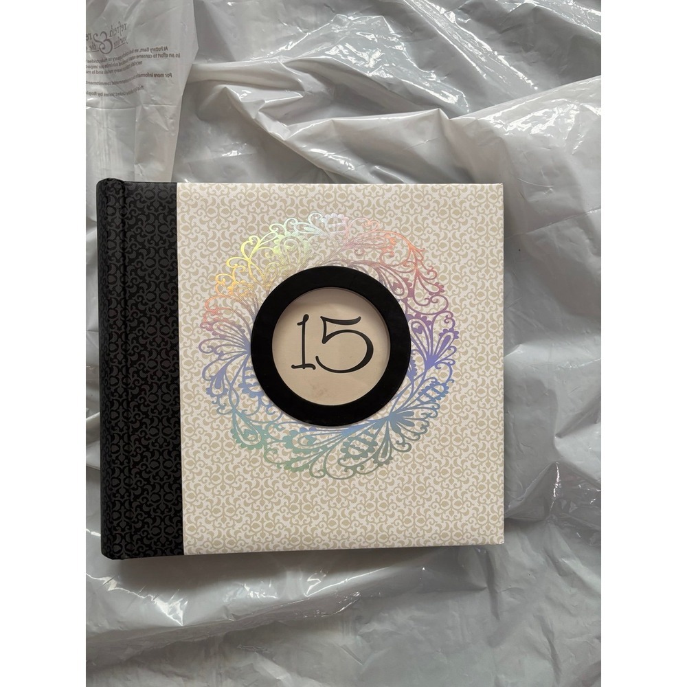 Hallmark Quinceañera Photo Album‎